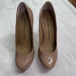 Nude pumps